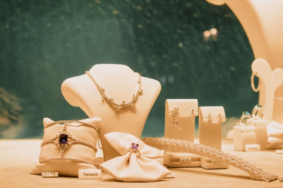 Gems and jewellery